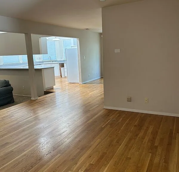 399 Jaycee Dr — Photo 4