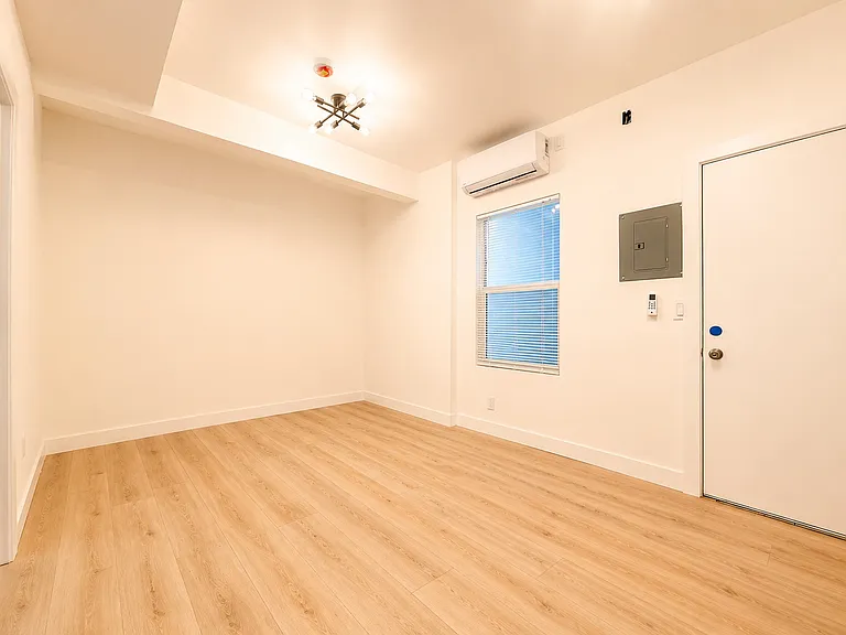 1600 E Ocean Blvd #5 — Photo 2