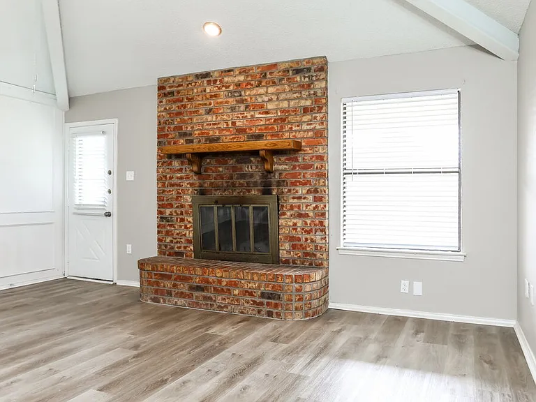 7456 Cross Ridge Cir — Photo 5
