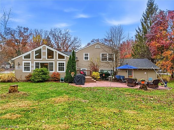 3rd image of 3453 Country Club Dr
