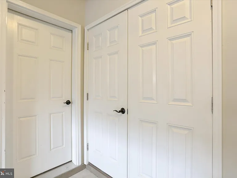 20 Delano Dr — Photo 32