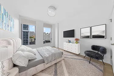 Rented by R New York