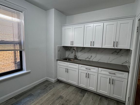 5th image of 2143 29th St APT 2D