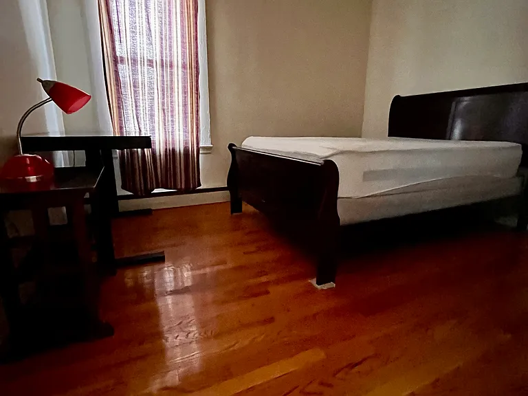 18 Crescent St #1 — Photo 2