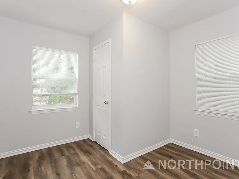 5724 Rich St — Photo 10