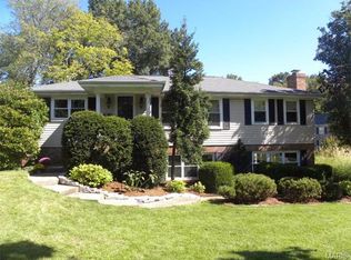 646 S Berry Rd, Saint Louis, MO 63122