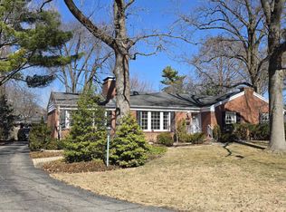 2131 Huntleigh Rd, Leland Grove, IL 62704