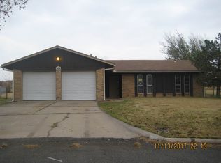 208 SE Coachman Dr, Lawton, OK 73501