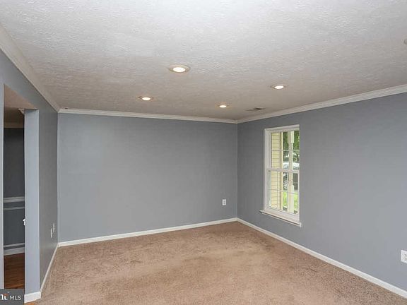 5th image of 8092 Castle Rock Ct