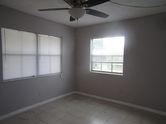 4th image of 321 24th Ave N APT 7