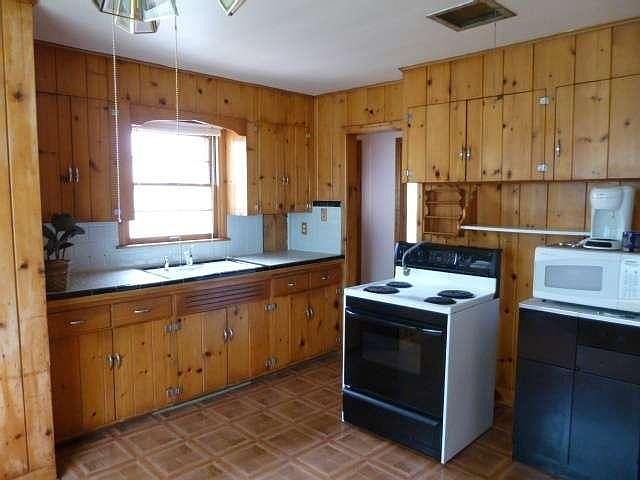 2nd image of 4269 N 53rd St