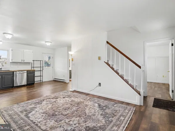 239 Linda Ter, Ephrata, PA 17522