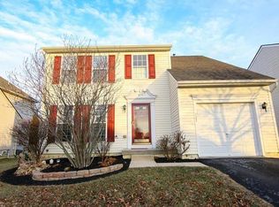 1285 Ciara Dr, Bethlehem, PA 18017