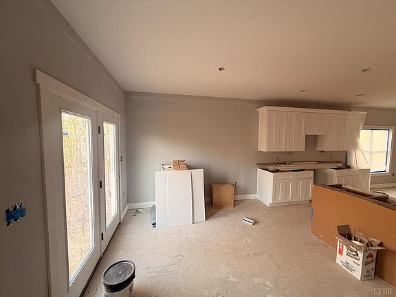 4th image of 20 Semmes Ct