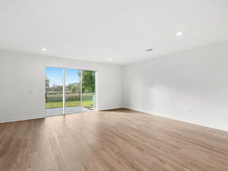 2433 Magnolia Reserve Rd — Photo 3