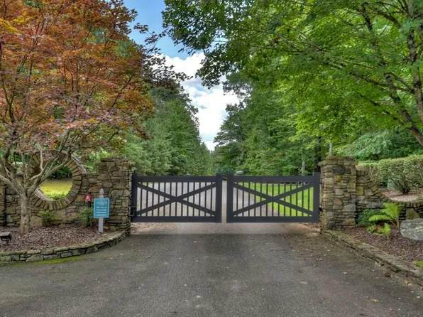 139 Whispering Ridge Ct, Ellijay, GA 30540