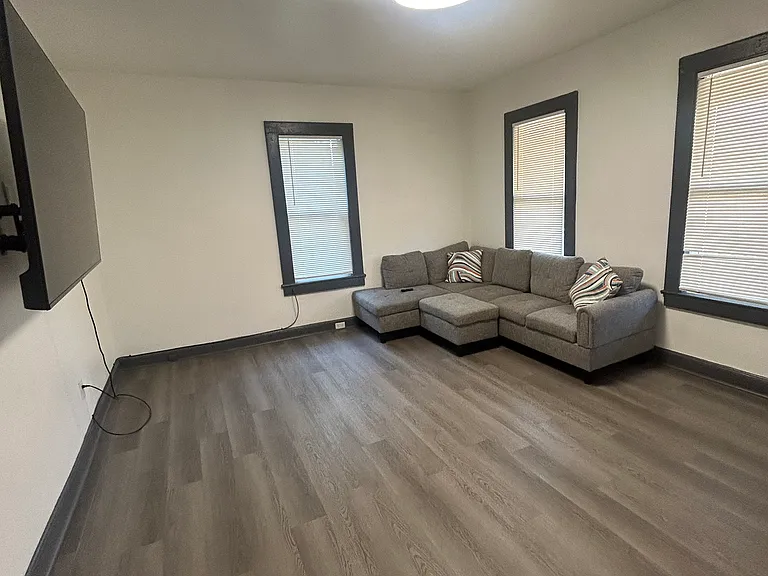5 Charlotte St #1 — Photo 8