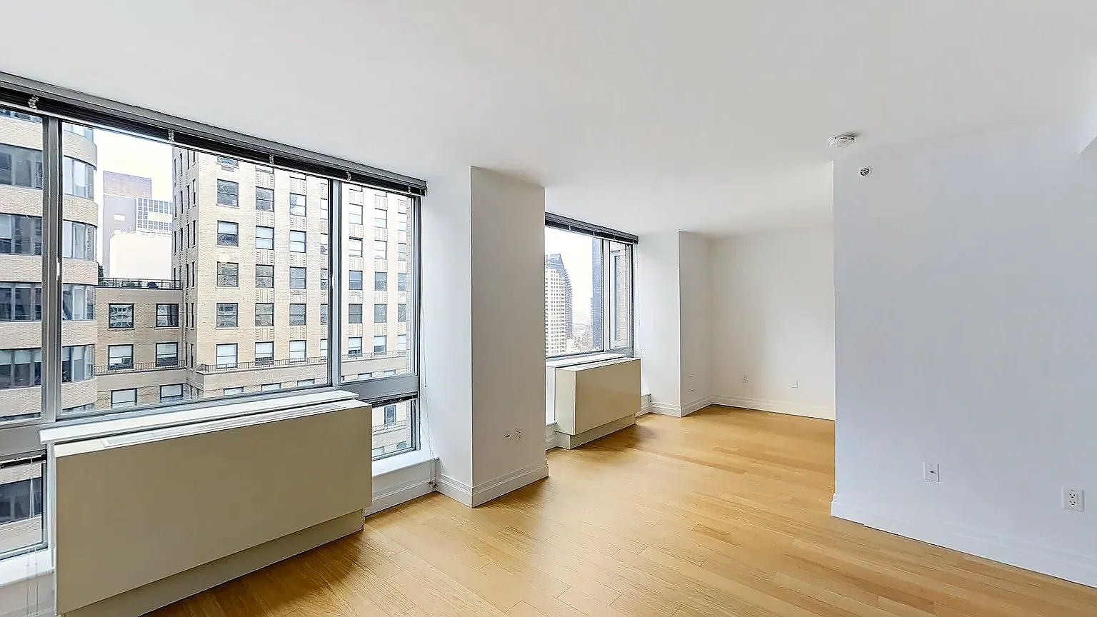 150 East 44th Street — Photo 3