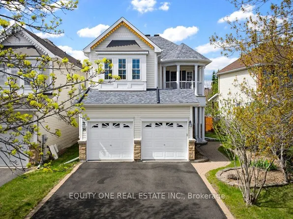 16 Grengold Way, Ottawa, ON K2T 1E2