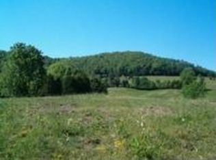 8455 Faix Rd, Byrdstown, TN 38549