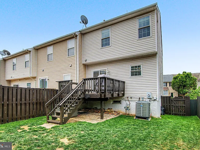 510 Lilac Ter NE — Photo 39