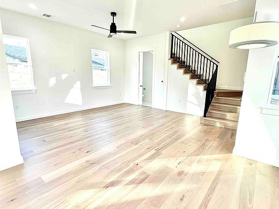 2nd image of 6809 Porter St #2