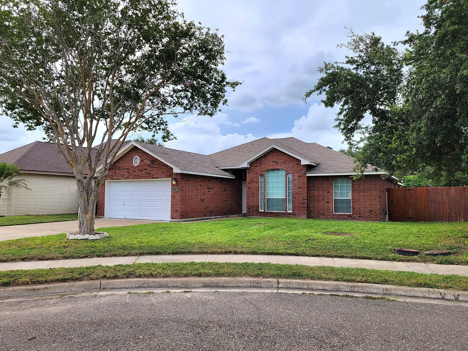 4 bed, 1892 sqft, $2,050 — Photo 1