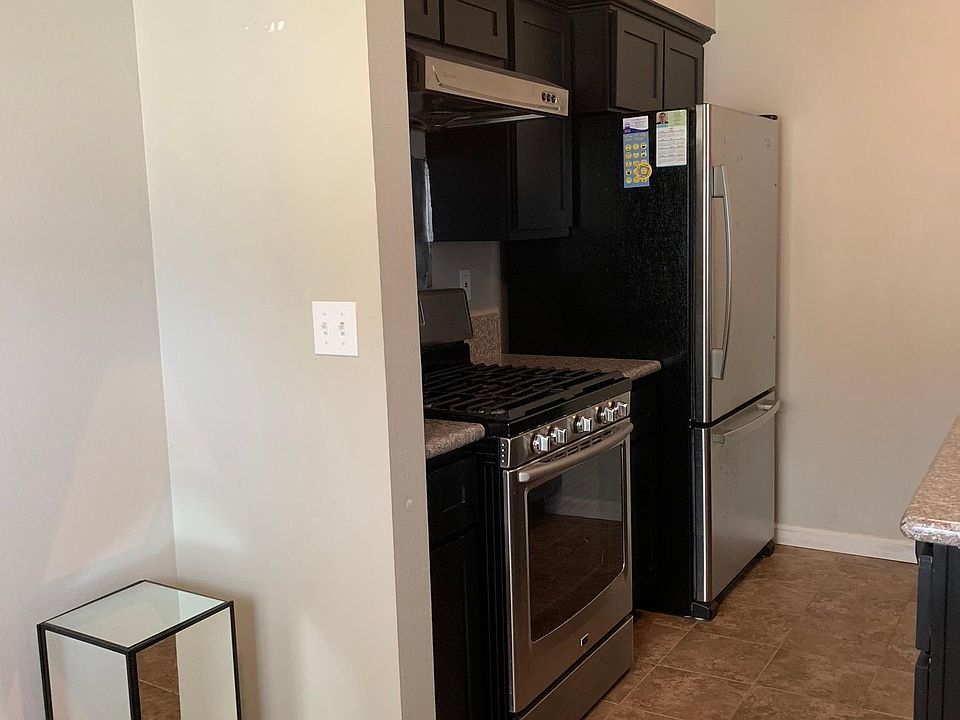 1st image of 2331 Highbury Ave