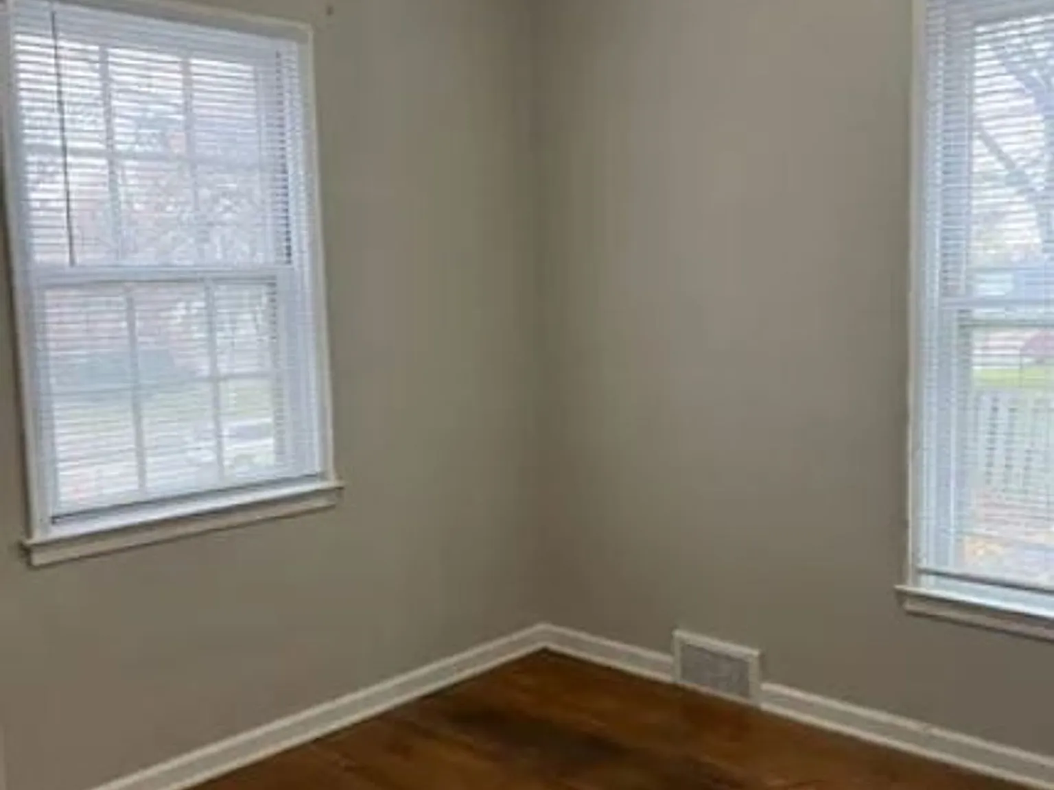 One Month Free - Limited Time Only - Waveland Place Apartments — Photo 2