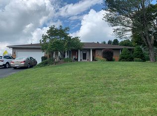 4865 Kreidersville Rd, Northampton, PA 18067