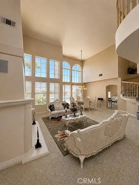 4 bed, 3119 sqft, $6,200 — Photo 3