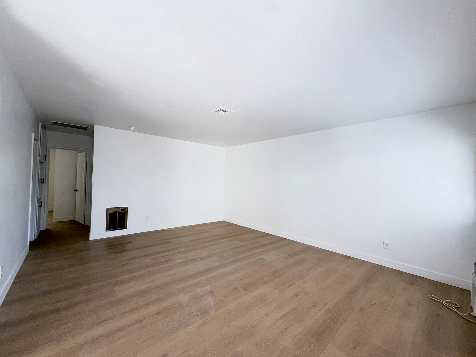 2 bed, 830 sqft, $1,650 — Photo 4