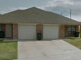 Coming Soon!, 3 br / 2.0 ba, $1150