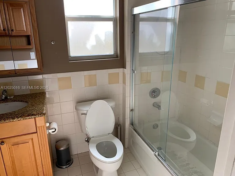 400 SW 2nd St #201 — Photo 9