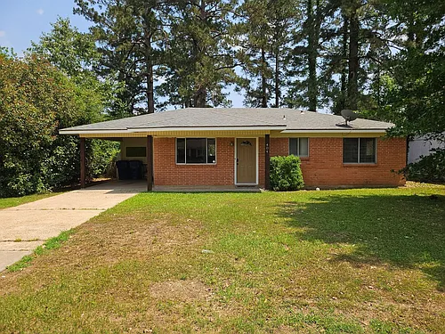 404 Magnolia St Photo 1