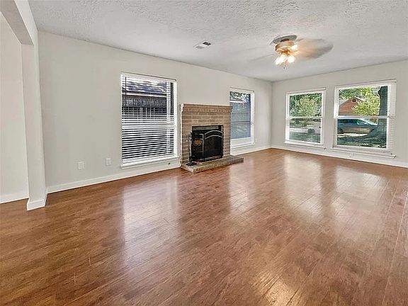 2nd image of 18515 Headland Dr