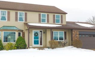 4615 Ironwood Dr, Hamburg, NY 14075