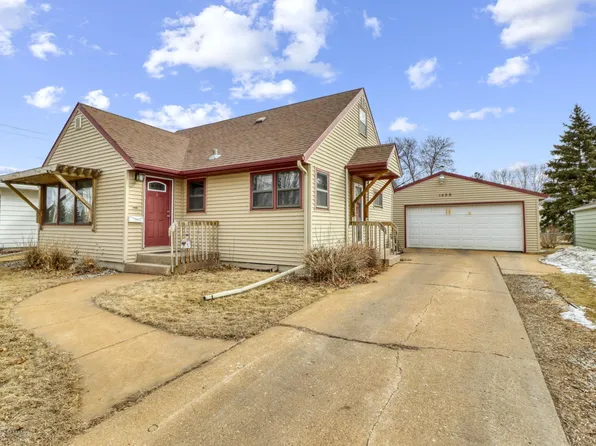 1408 15th St N, Moorhead, MN 56560