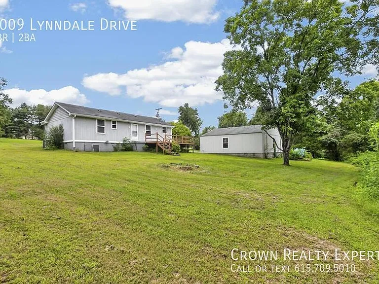 1009 Lynndale Dr — Photo 9