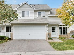 8718 Quarry Ridge Ln, Woodbury, MN 55125