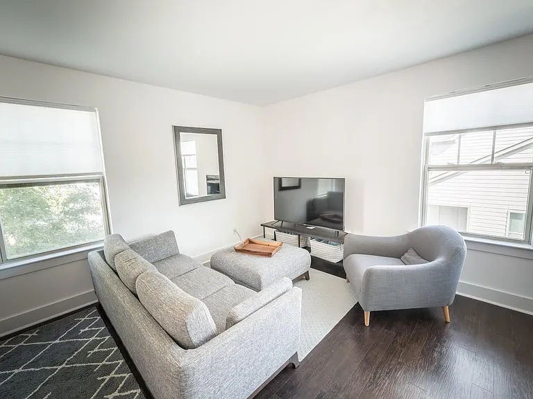 2404 Double Oaks Rd — Photo 11