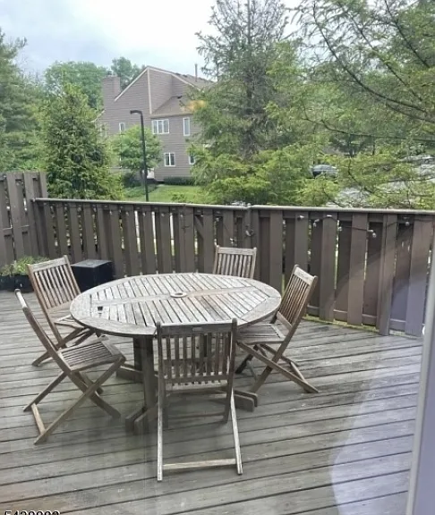 124 Hempstead Ct — Photo 15