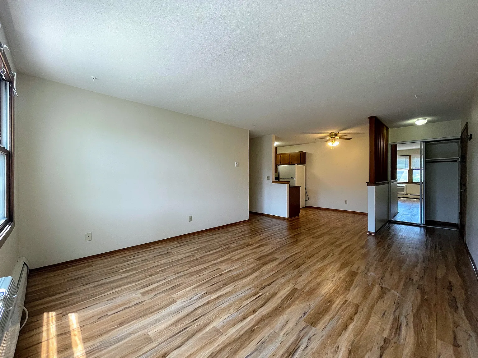 401 9th St SE — Photo 2