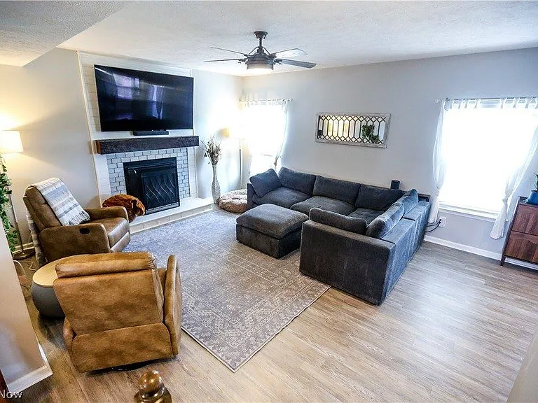 9387 Nash Ln — Photo 4