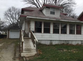 422 E Oak St, Watseka, IL 60970