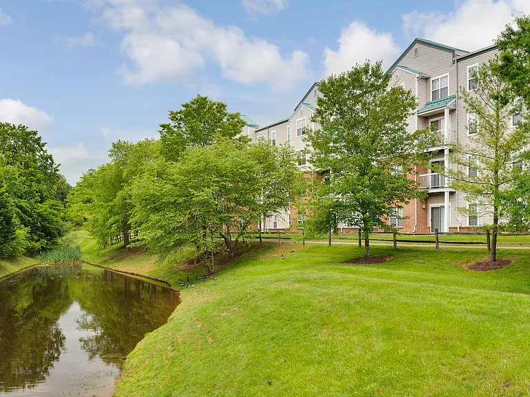 Laurel Lakes — Photo 38