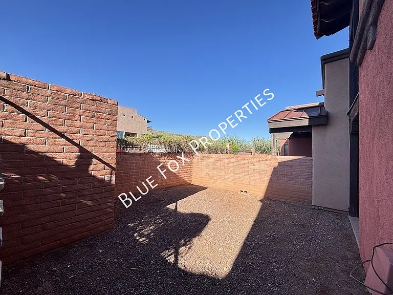 322 N Hasman Dr — Photo 23