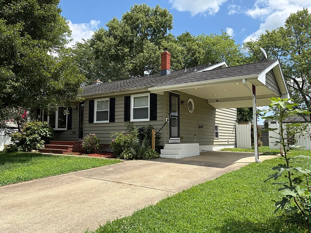 4 bed, 1.5 bath, 1525 sqft, $2,700 — Photo 1