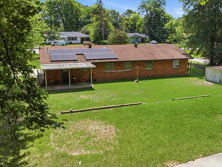 801 Stewart St — Photo 29