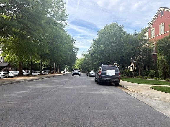 4th image of 241 Perimeter Walk